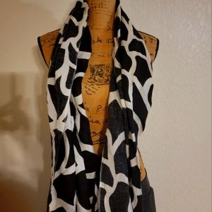 Black and white wrap OS